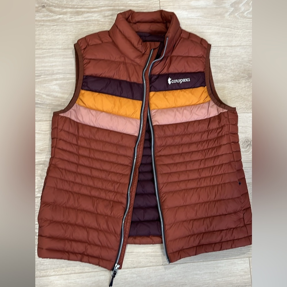 Cotopaxi down puffy vest NWOT